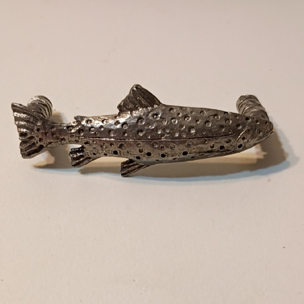 Trout Draw Pull Facing Left Signed KMD 1996 Pewter Fishing Outdoors Sports